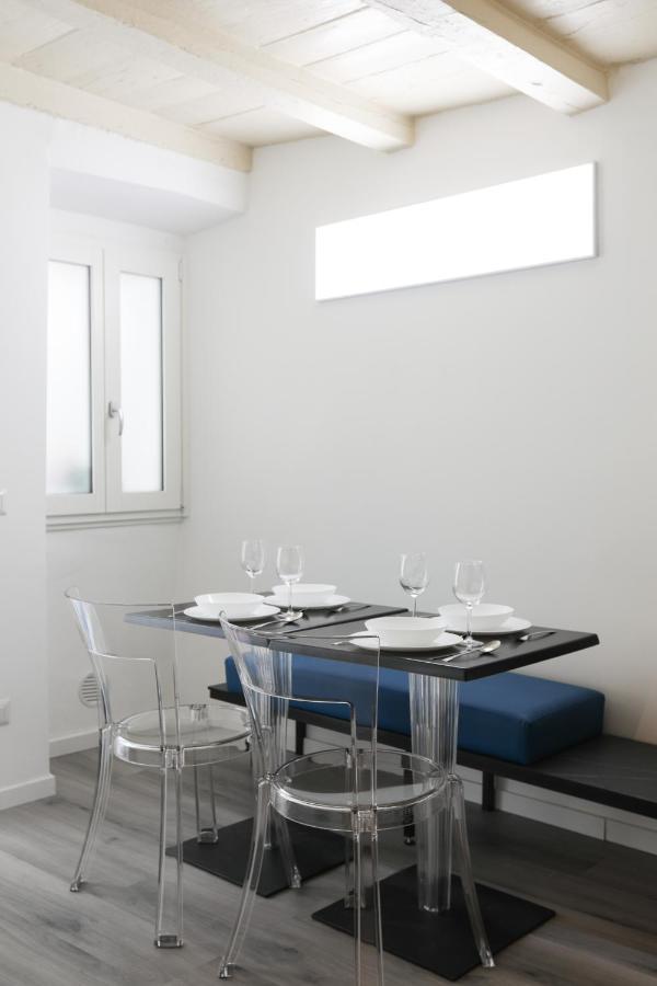 Blue Sapphire Como Cozy Flat In Center Of City 아파트 외부 사진