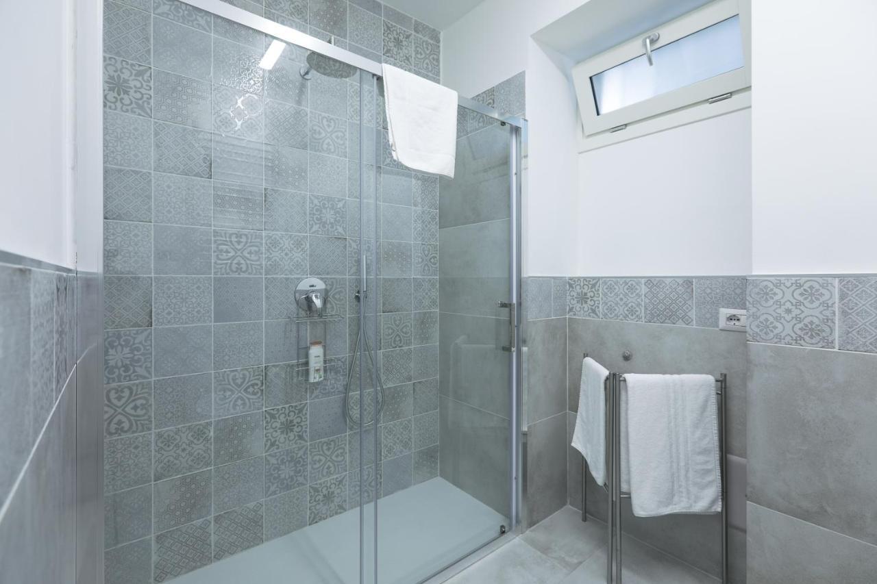 Blue Sapphire Como Cozy Flat In Center Of City 아파트 외부 사진