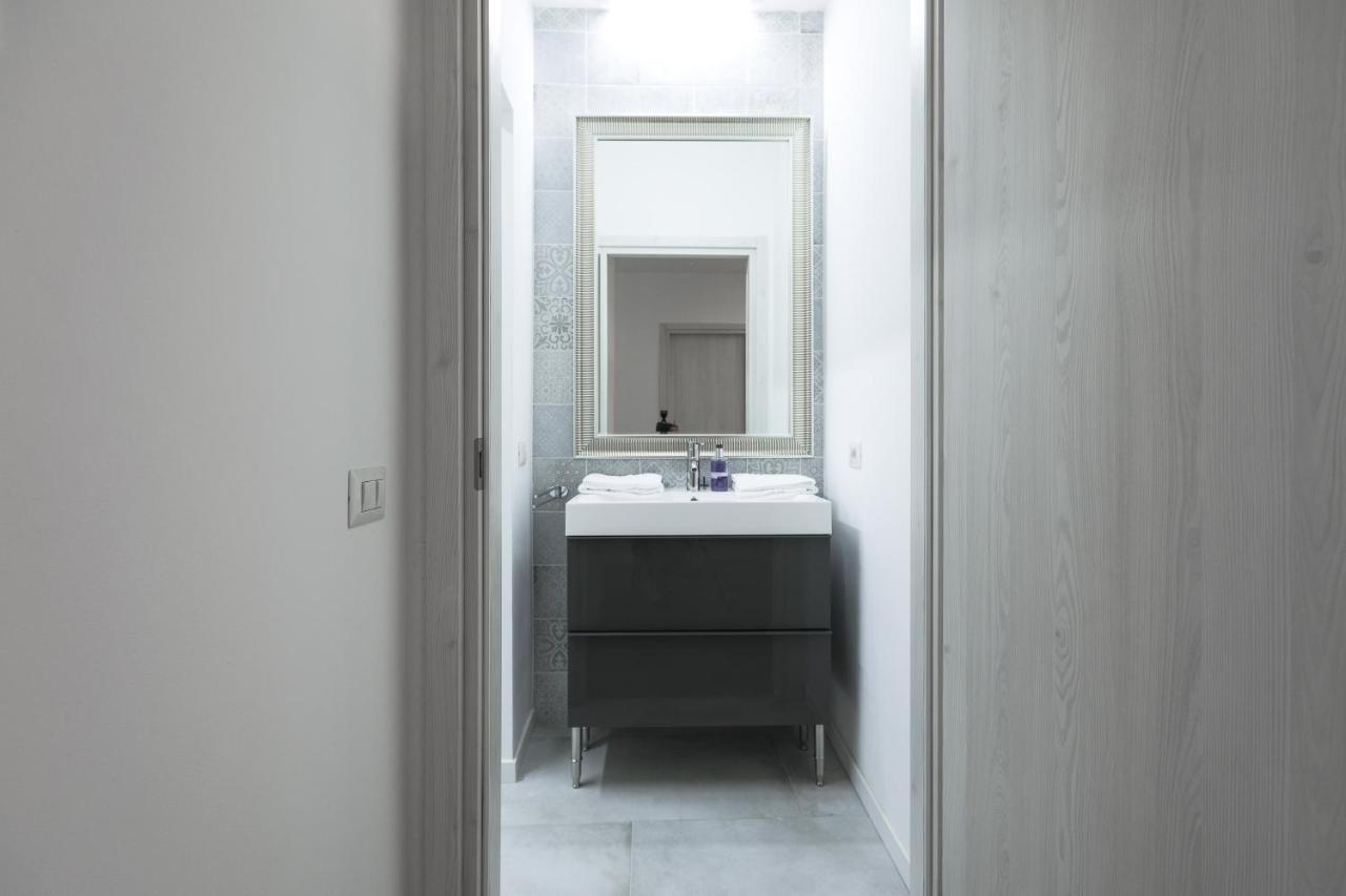 Blue Sapphire Como Cozy Flat In Center Of City 아파트 외부 사진