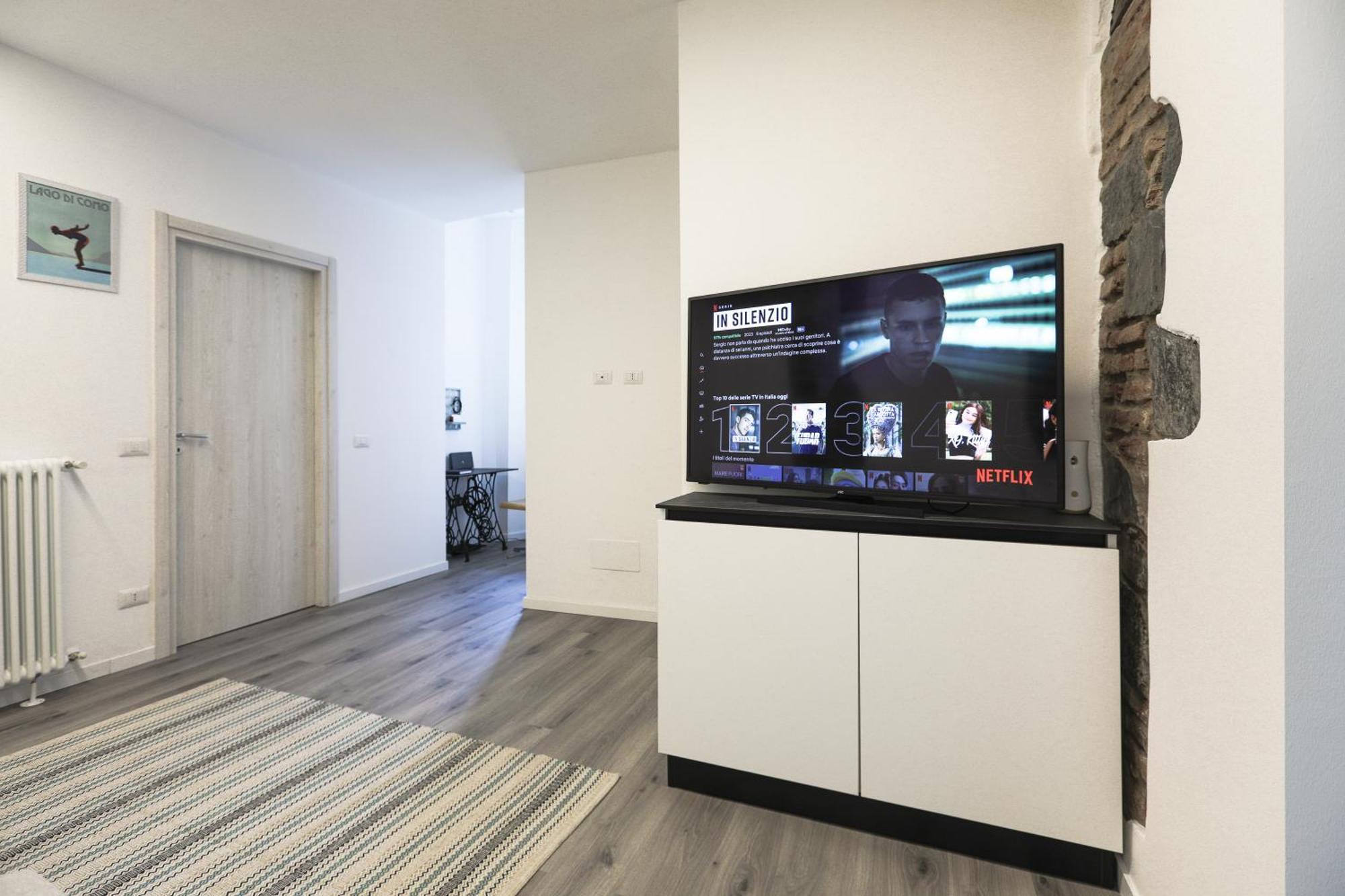 Blue Sapphire Como Cozy Flat In Center Of City 아파트 외부 사진